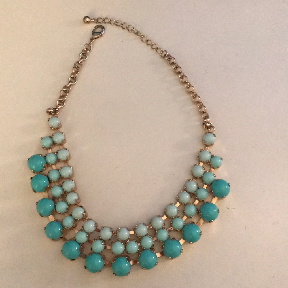 Francesca’s big necklace